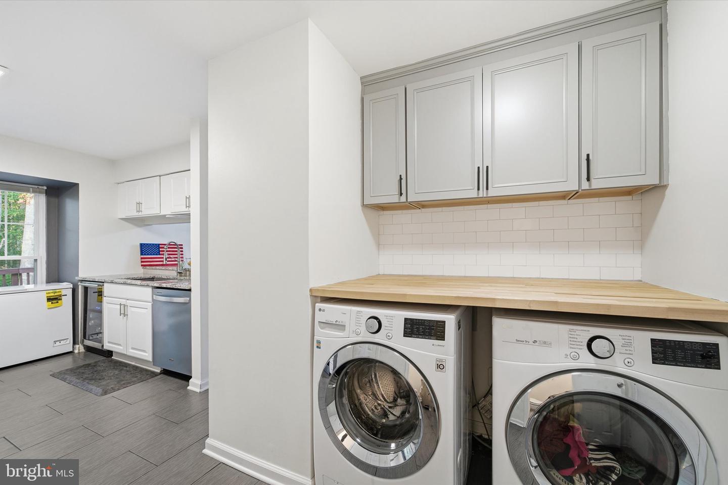 3098 FENNEGAN CT, WOODBRIDGE, Virginia 22192, 3 Bedrooms Bedrooms, ,2 BathroomsBathrooms,Residential,For sale,3098 FENNEGAN CT,VAPW2106106 MLS # VAPW2106106