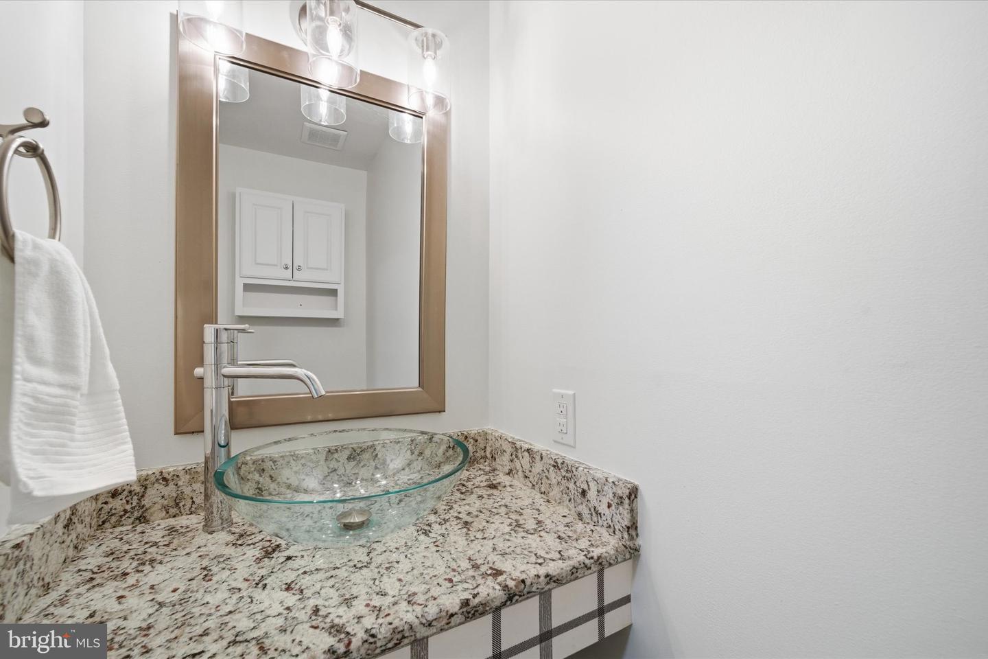 3098 FENNEGAN CT, WOODBRIDGE, Virginia 22192, 3 Bedrooms Bedrooms, ,2 BathroomsBathrooms,Residential,For sale,3098 FENNEGAN CT,VAPW2106106 MLS # VAPW2106106