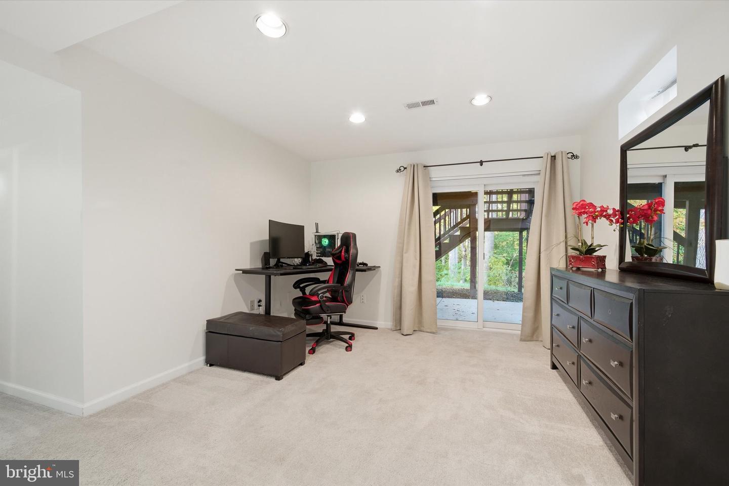 3098 FENNEGAN CT, WOODBRIDGE, Virginia 22192, 3 Bedrooms Bedrooms, ,2 BathroomsBathrooms,Residential,For sale,3098 FENNEGAN CT,VAPW2106106 MLS # VAPW2106106
