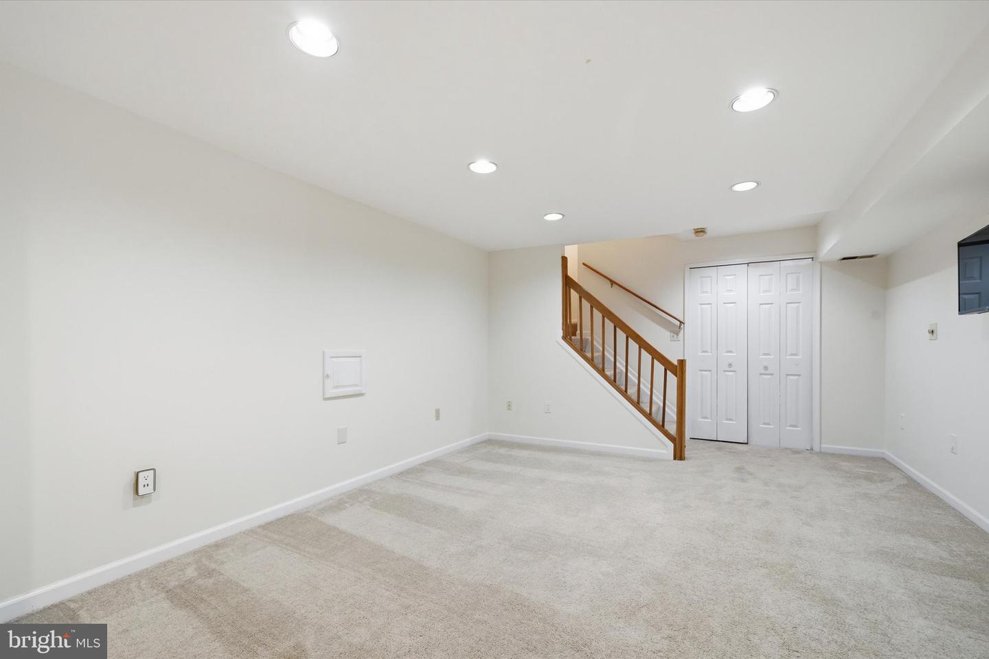 3098 FENNEGAN CT, WOODBRIDGE, Virginia 22192, 3 Bedrooms Bedrooms, ,2 BathroomsBathrooms,Residential,For sale,3098 FENNEGAN CT,VAPW2106106 MLS # VAPW2106106