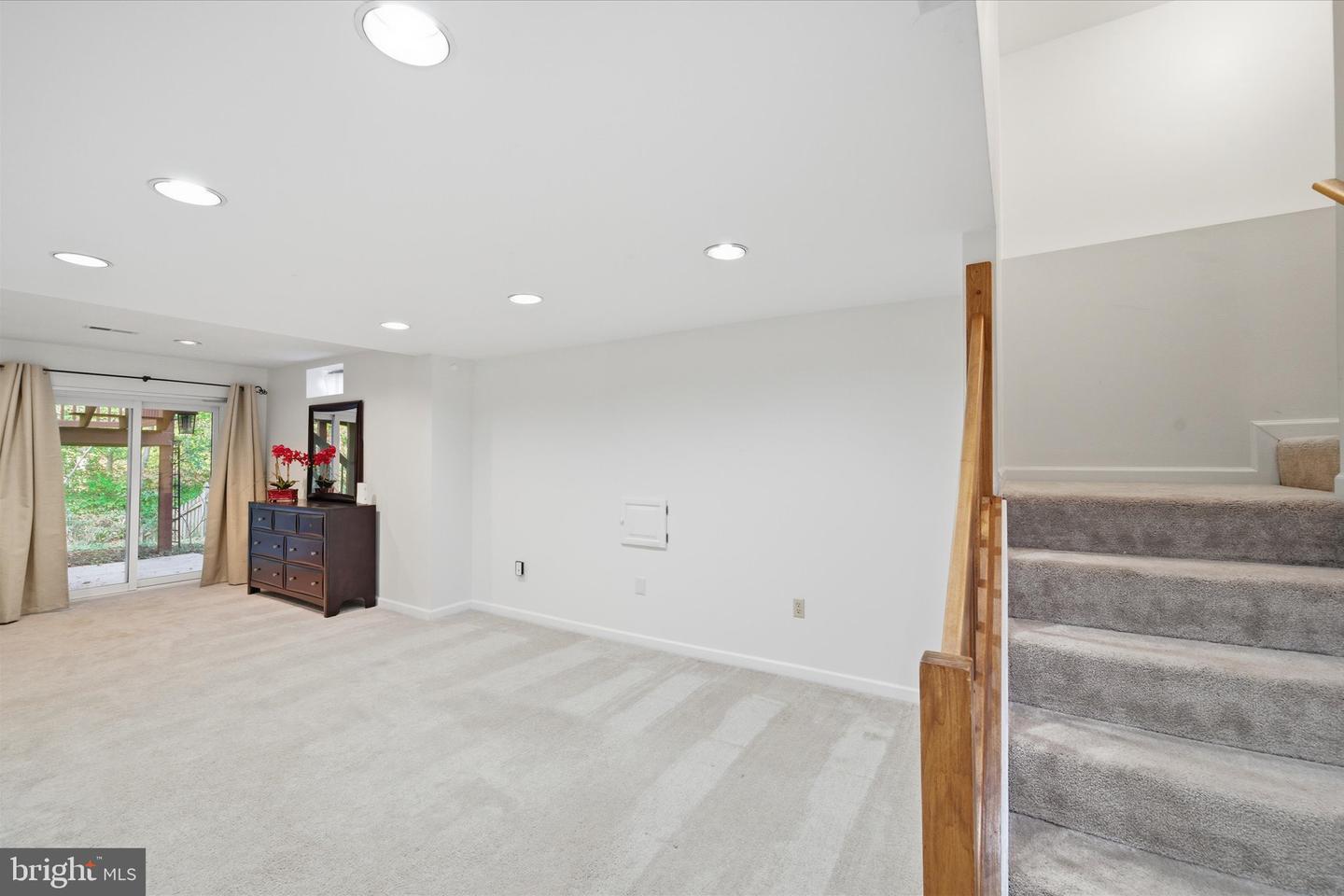 3098 FENNEGAN CT, WOODBRIDGE, Virginia 22192, 3 Bedrooms Bedrooms, ,2 BathroomsBathrooms,Residential,For sale,3098 FENNEGAN CT,VAPW2106106 MLS # VAPW2106106