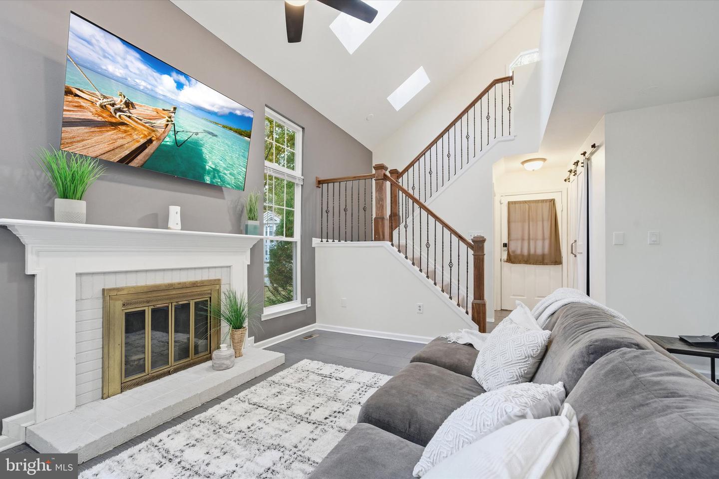 3098 FENNEGAN CT, WOODBRIDGE, Virginia 22192, 3 Bedrooms Bedrooms, ,2 BathroomsBathrooms,Residential,For sale,3098 FENNEGAN CT,VAPW2106106 MLS # VAPW2106106