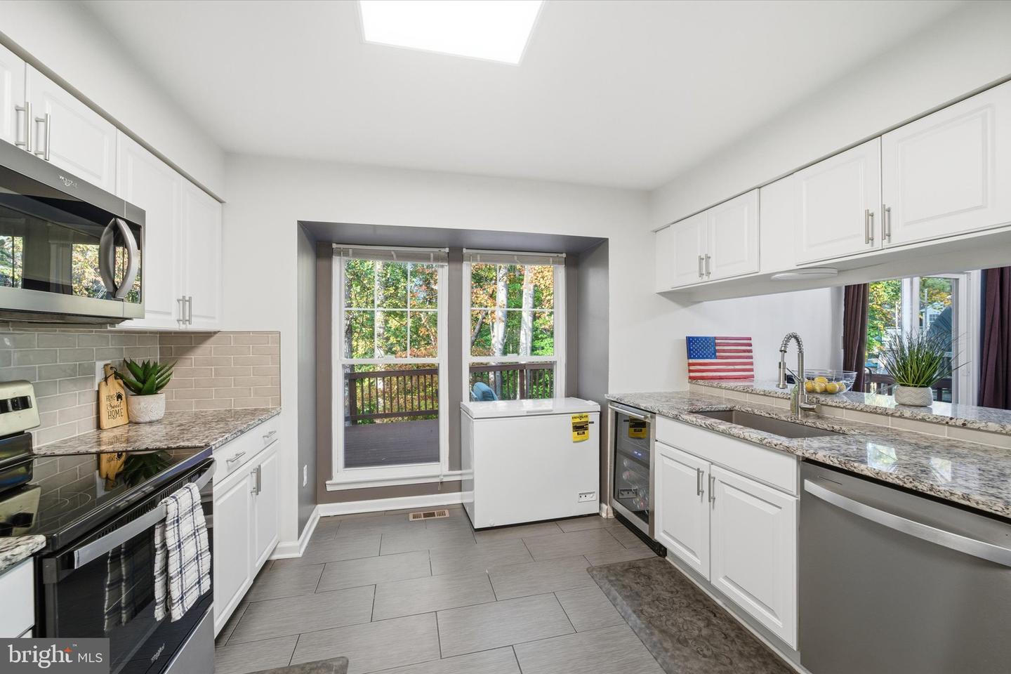 3098 FENNEGAN CT, WOODBRIDGE, Virginia 22192, 3 Bedrooms Bedrooms, ,2 BathroomsBathrooms,Residential,For sale,3098 FENNEGAN CT,VAPW2106106 MLS # VAPW2106106