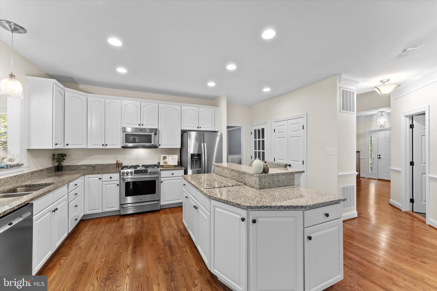 6401 NOBLE ROCK CT, CLIFTON, Virginia 20124, 5 Bedrooms Bedrooms, ,4 BathroomsBathrooms,Residential,For sale,6401 NOBLE ROCK CT,VAFX2274748 MLS # VAFX2274748 6401 NOBLE ROCK CT, CLIFTON, Virginia 20124, 5 Bedrooms Bedrooms, ,4 BathroomsBathrooms,Residential,For sale,6401 NOBLE ROCK CT,VAFX2274748 MLS # VAFX2274748