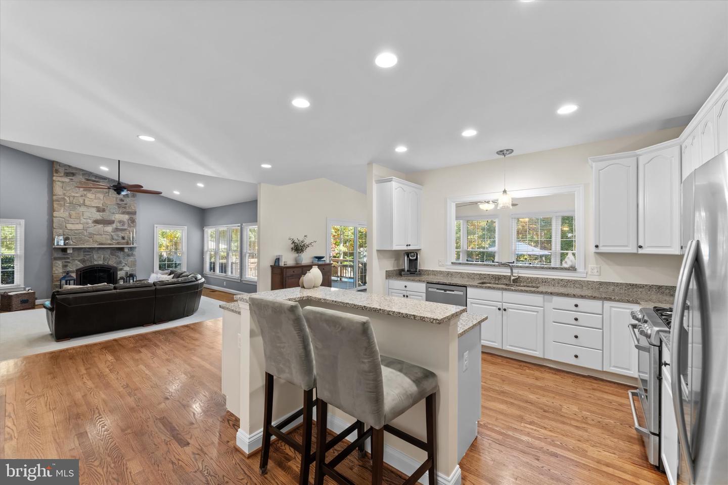 6401 NOBLE ROCK CT, CLIFTON, Virginia 20124, 5 Bedrooms Bedrooms, ,4 BathroomsBathrooms,Residential,For sale,6401 NOBLE ROCK CT,VAFX2274748 MLS # VAFX2274748 6401 NOBLE ROCK CT, CLIFTON, Virginia 20124, 5 Bedrooms Bedrooms, ,4 BathroomsBathrooms,Residential,For sale,6401 NOBLE ROCK CT,VAFX2274748 MLS # VAFX2274748