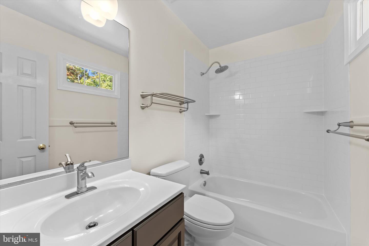 6401 NOBLE ROCK CT, CLIFTON, Virginia 20124, 5 Bedrooms Bedrooms, ,4 BathroomsBathrooms,Residential,For sale,6401 NOBLE ROCK CT,VAFX2274748 MLS # VAFX2274748 6401 NOBLE ROCK CT, CLIFTON, Virginia 20124, 5 Bedrooms Bedrooms, ,4 BathroomsBathrooms,Residential,For sale,6401 NOBLE ROCK CT,VAFX2274748 MLS # VAFX2274748