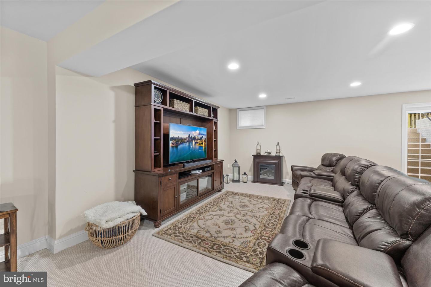 6401 NOBLE ROCK CT, CLIFTON, Virginia 20124, 5 Bedrooms Bedrooms, ,4 BathroomsBathrooms,Residential,For sale,6401 NOBLE ROCK CT,VAFX2274748 MLS # VAFX2274748 6401 NOBLE ROCK CT, CLIFTON, Virginia 20124, 5 Bedrooms Bedrooms, ,4 BathroomsBathrooms,Residential,For sale,6401 NOBLE ROCK CT,VAFX2274748 MLS # VAFX2274748