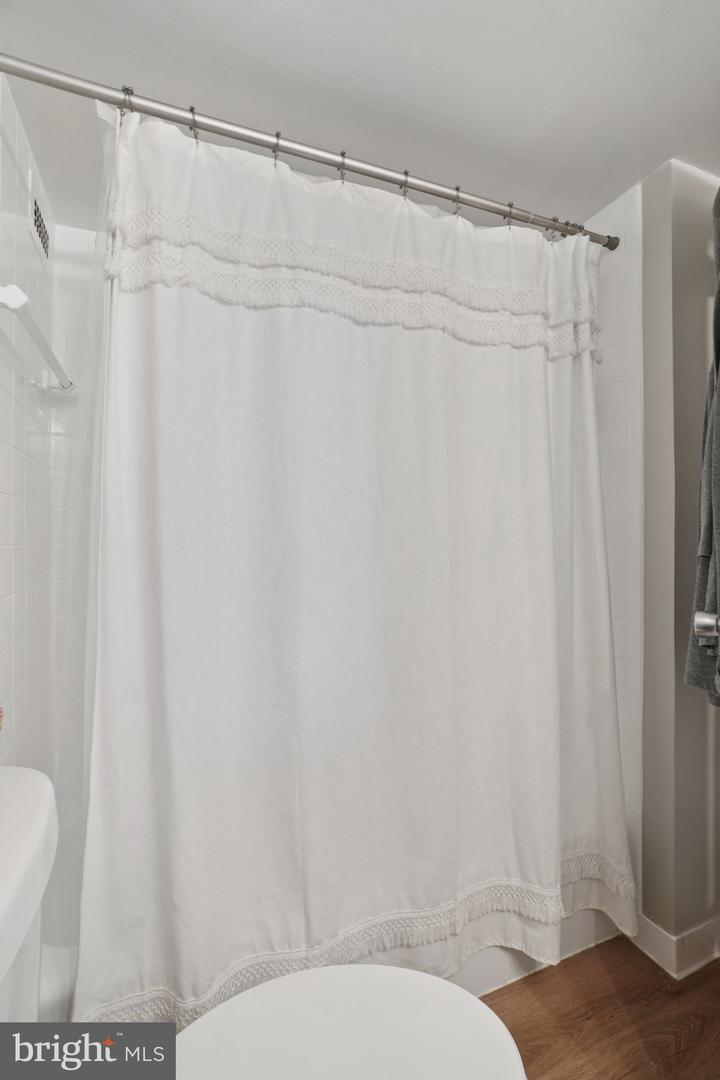 4600 S FOUR MILE RUN DR #842, ARLINGTON, Virginia 22204, 1 Bedroom Bedrooms, 1 Room Rooms,1 BathroomBathrooms,Residential,For sale,4600 S FOUR MILE RUN DR #842,VAAR2065004 MLS # VAAR2065004 4600 S FOUR MILE RUN DR #842, ARLINGTON, Virginia 22204, 1 Bedroom Bedrooms, 1 Room Rooms,1 BathroomBathrooms,Residential,For sale,4600 S FOUR MILE RUN DR #842,VAAR2065004 MLS # VAAR2065004