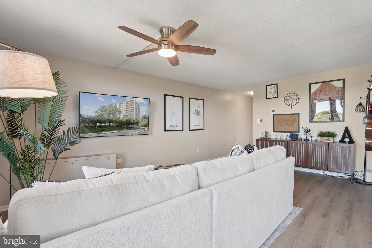 4600 S FOUR MILE RUN DR #842, ARLINGTON, Virginia 22204, 1 Bedroom Bedrooms, 1 Room Rooms,1 BathroomBathrooms,Residential,For sale,4600 S FOUR MILE RUN DR #842,VAAR2065004 MLS # VAAR2065004 4600 S FOUR MILE RUN DR #842, ARLINGTON, Virginia 22204, 1 Bedroom Bedrooms, 1 Room Rooms,1 BathroomBathrooms,Residential,For sale,4600 S FOUR MILE RUN DR #842,VAAR2065004 MLS # VAAR2065004
