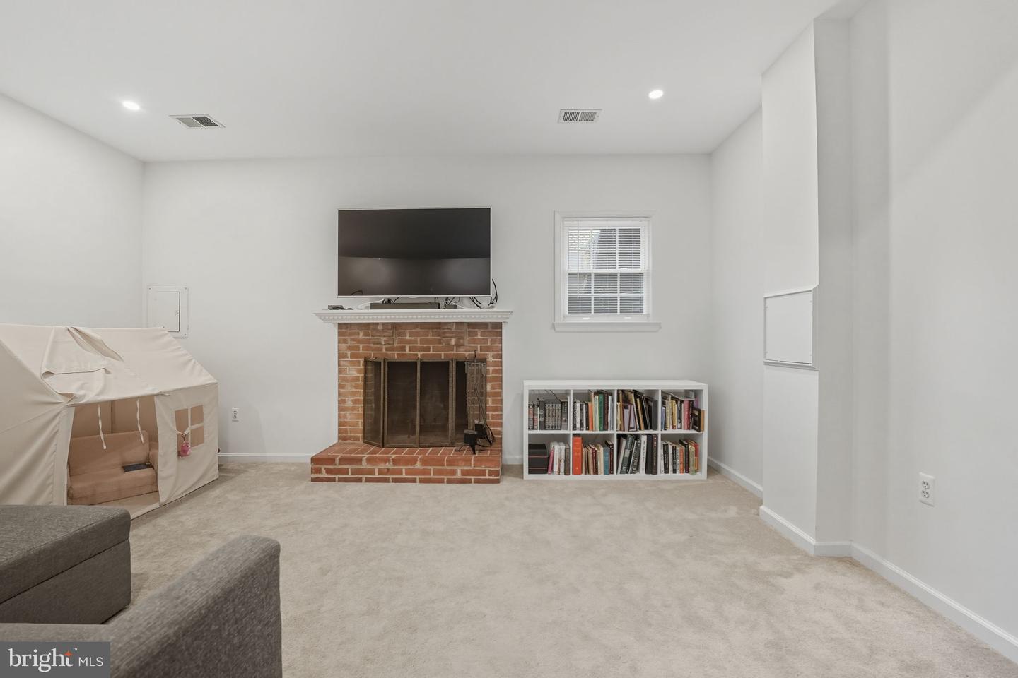 2732 FRANKLIN CT, ALEXANDRIA, Virginia 22302, 3 Bedrooms Bedrooms, ,3 BathroomsBathrooms,Residential,For sale,2732 FRANKLIN CT,VAAX2050916 MLS # VAAX2050916 2732 FRANKLIN CT, ALEXANDRIA, Virginia 22302, 3 Bedrooms Bedrooms, ,3 BathroomsBathrooms,Residential,For sale,2732 FRANKLIN CT,VAAX2050916 MLS # VAAX2050916
