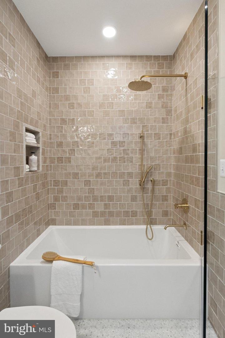 1514 R ST NW, WASHINGTON, District Of Columbia 20009, 5 Bedrooms Bedrooms, 11 Rooms Rooms,5 BathroomsBathrooms,Residential,For sale,1514 R ST NW,DCDC2227426 MLS # DCDC2227426 1514 R ST NW, WASHINGTON, District Of Columbia 20009, 5 Bedrooms Bedrooms, 11 Rooms Rooms,5 BathroomsBathrooms,Residential,For sale,1514 R ST NW,DCDC2227426 MLS # DCDC2227426