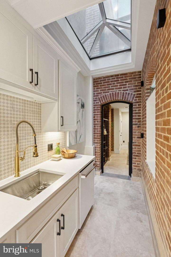 1514 R ST NW, WASHINGTON, District Of Columbia 20009, 5 Bedrooms Bedrooms, 11 Rooms Rooms,5 BathroomsBathrooms,Residential,For sale,1514 R ST NW,DCDC2227426 MLS # DCDC2227426 1514 R ST NW, WASHINGTON, District Of Columbia 20009, 5 Bedrooms Bedrooms, 11 Rooms Rooms,5 BathroomsBathrooms,Residential,For sale,1514 R ST NW,DCDC2227426 MLS # DCDC2227426