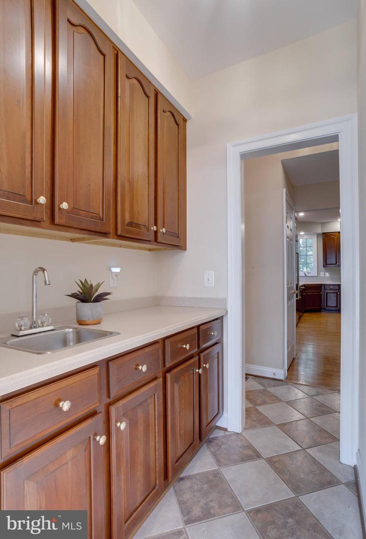 9370 COLBERT CT, FAIRFAX, Virginia 22032, 4 Bedrooms Bedrooms, ,4 BathroomsBathrooms,Residential,For sale,9370 COLBERT CT,VAFX2274846 MLS # VAFX2274846 9370 COLBERT CT, FAIRFAX, Virginia 22032, 4 Bedrooms Bedrooms, ,4 BathroomsBathrooms,Residential,For sale,9370 COLBERT CT,VAFX2274846 MLS # VAFX2274846