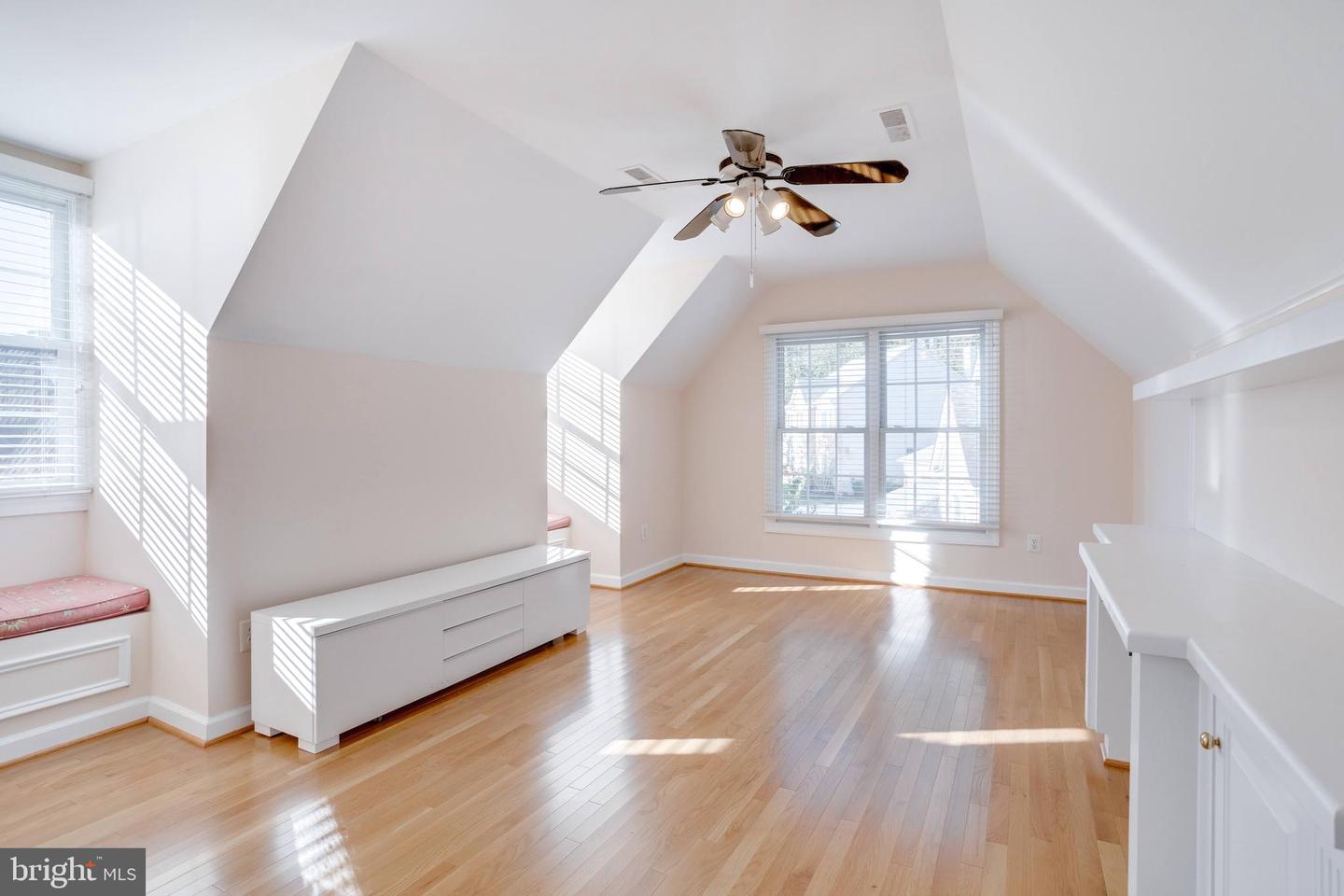 9370 COLBERT CT, FAIRFAX, Virginia 22032, 4 Bedrooms Bedrooms, ,4 BathroomsBathrooms,Residential,For sale,9370 COLBERT CT,VAFX2274846 MLS # VAFX2274846 9370 COLBERT CT, FAIRFAX, Virginia 22032, 4 Bedrooms Bedrooms, ,4 BathroomsBathrooms,Residential,For sale,9370 COLBERT CT,VAFX2274846 MLS # VAFX2274846