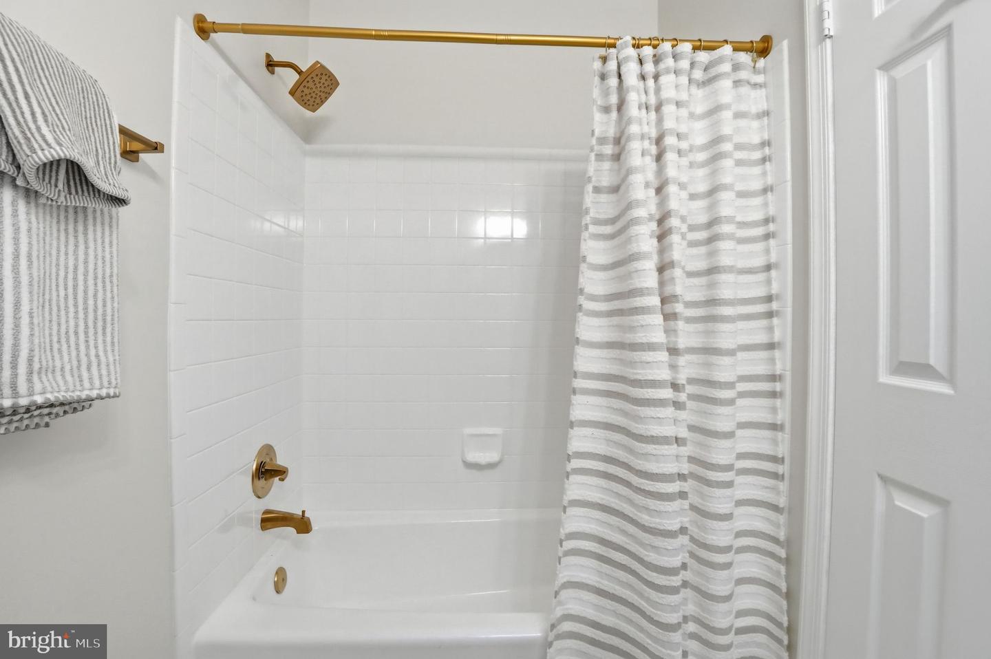 10231 ASPEN WILLOW DR, FAIRFAX, Virginia 22032, 4 Bedrooms Bedrooms, ,4 BathroomsBathrooms,Residential,For sale,10231 ASPEN WILLOW DR,VAFC2007208 MLS # VAFC2007208 10231 ASPEN WILLOW DR, FAIRFAX, Virginia 22032, 4 Bedrooms Bedrooms, ,4 BathroomsBathrooms,Residential,For sale,10231 ASPEN WILLOW DR,VAFC2007208 MLS # VAFC2007208