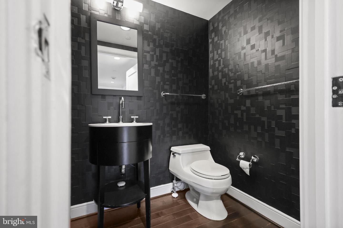 1111 19TH ST N #1707, ARLINGTON, Virginia 22209, 2 Bedrooms Bedrooms, ,2 BathroomsBathrooms,Residential,For sale,1111 19TH ST N #1707,VAAR2065038 MLS # VAAR2065038 1111 19TH ST N #1707, ARLINGTON, Virginia 22209, 2 Bedrooms Bedrooms, ,2 BathroomsBathrooms,Residential,For sale,1111 19TH ST N #1707,VAAR2065038 MLS # VAAR2065038