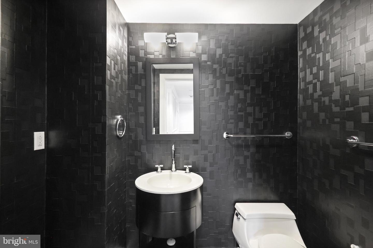 1111 19TH ST N #1707, ARLINGTON, Virginia 22209, 2 Bedrooms Bedrooms, ,2 BathroomsBathrooms,Residential,For sale,1111 19TH ST N #1707,VAAR2065038 MLS # VAAR2065038 1111 19TH ST N #1707, ARLINGTON, Virginia 22209, 2 Bedrooms Bedrooms, ,2 BathroomsBathrooms,Residential,For sale,1111 19TH ST N #1707,VAAR2065038 MLS # VAAR2065038