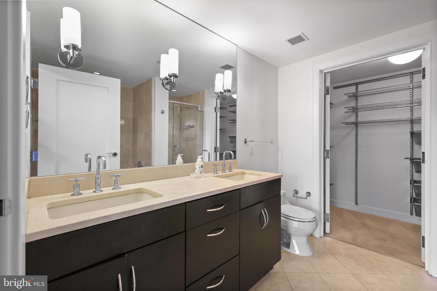 1111 19TH ST N #1707, ARLINGTON, Virginia 22209, 2 Bedrooms Bedrooms, ,2 BathroomsBathrooms,Residential,For sale,1111 19TH ST N #1707,VAAR2065038 MLS # VAAR2065038 1111 19TH ST N #1707, ARLINGTON, Virginia 22209, 2 Bedrooms Bedrooms, ,2 BathroomsBathrooms,Residential,For sale,1111 19TH ST N #1707,VAAR2065038 MLS # VAAR2065038