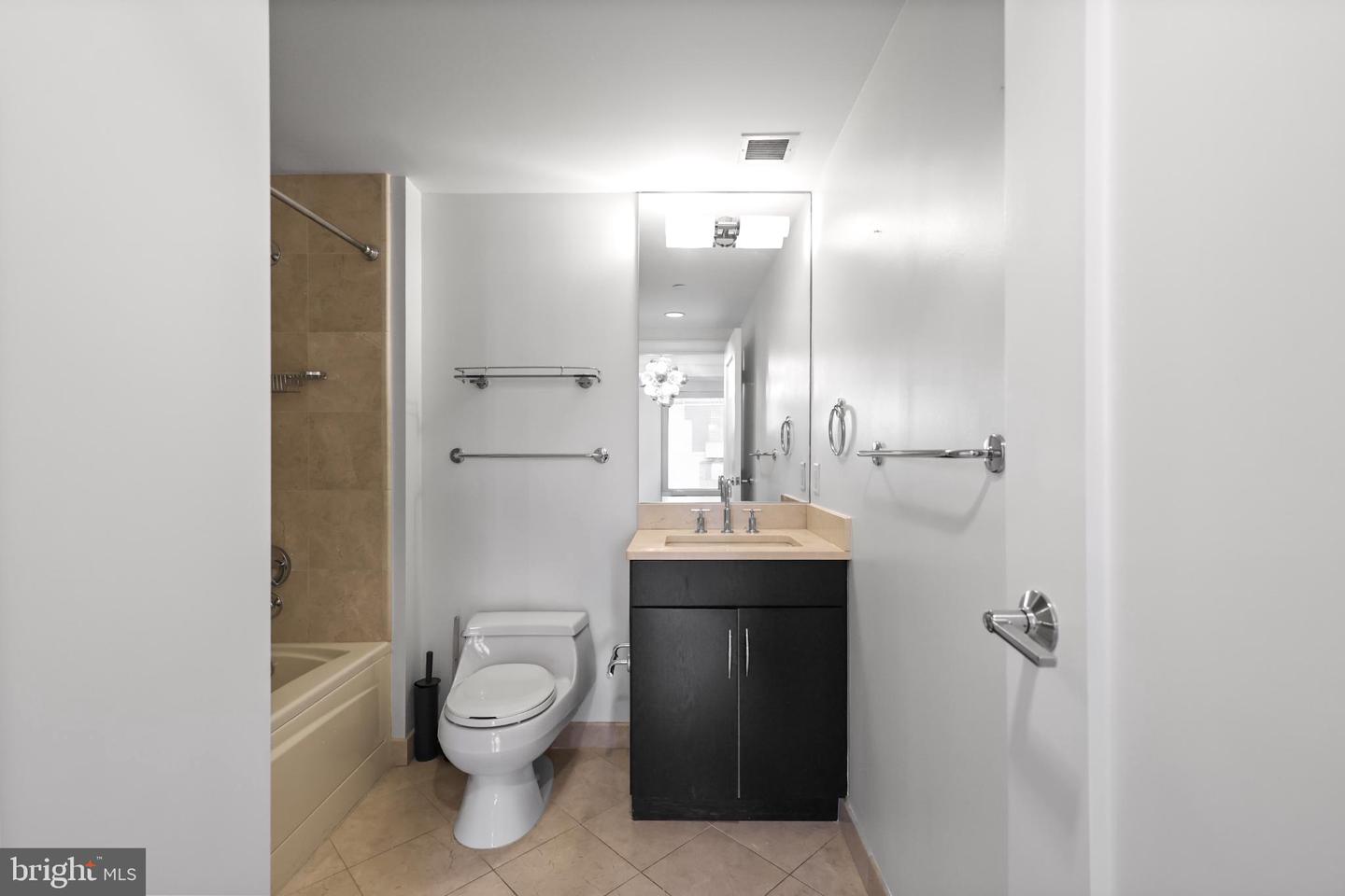 1111 19TH ST N #1707, ARLINGTON, Virginia 22209, 2 Bedrooms Bedrooms, ,2 BathroomsBathrooms,Residential,For sale,1111 19TH ST N #1707,VAAR2065038 MLS # VAAR2065038 1111 19TH ST N #1707, ARLINGTON, Virginia 22209, 2 Bedrooms Bedrooms, ,2 BathroomsBathrooms,Residential,For sale,1111 19TH ST N #1707,VAAR2065038 MLS # VAAR2065038