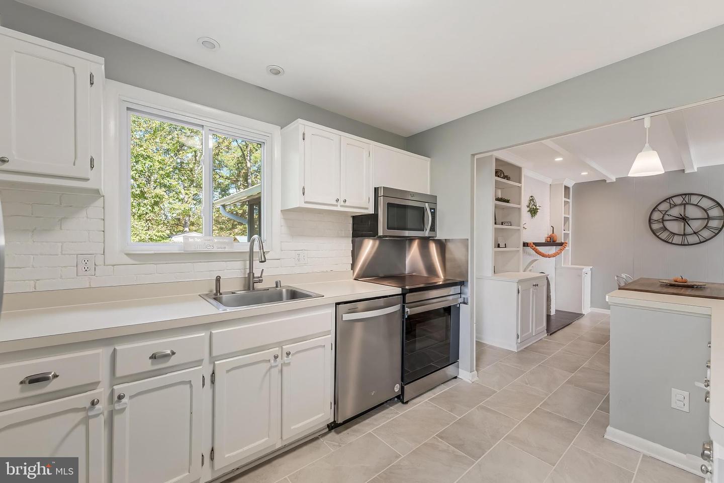 14714 CRANOKE ST, CENTREVILLE, Virginia 20120, 3 Bedrooms Bedrooms, ,2 BathroomsBathrooms,Residential,For sale,14714 CRANOKE ST,VAFX2275124 MLS # VAFX2275124 14714 CRANOKE ST, CENTREVILLE, Virginia 20120, 3 Bedrooms Bedrooms, ,2 BathroomsBathrooms,Residential,For sale,14714 CRANOKE ST,VAFX2275124 MLS # VAFX2275124