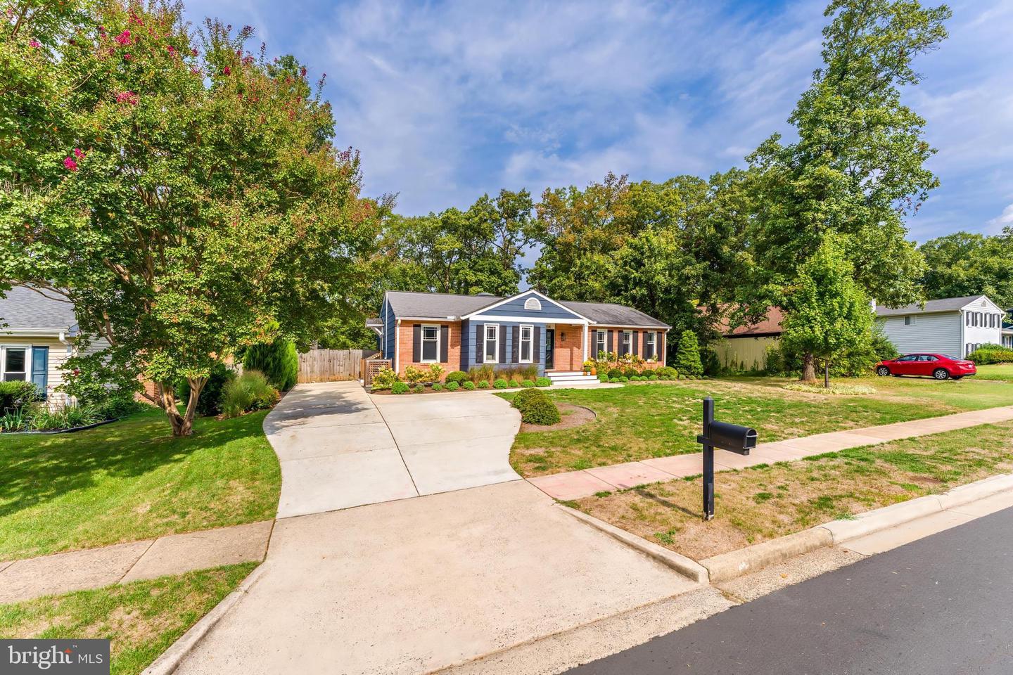 14714 CRANOKE ST, CENTREVILLE, Virginia 20120, 3 Bedrooms Bedrooms, ,2 BathroomsBathrooms,Residential,For sale,14714 CRANOKE ST,VAFX2275124 MLS # VAFX2275124 14714 CRANOKE ST, CENTREVILLE, Virginia 20120, 3 Bedrooms Bedrooms, ,2 BathroomsBathrooms,Residential,For sale,14714 CRANOKE ST,VAFX2275124 MLS # VAFX2275124