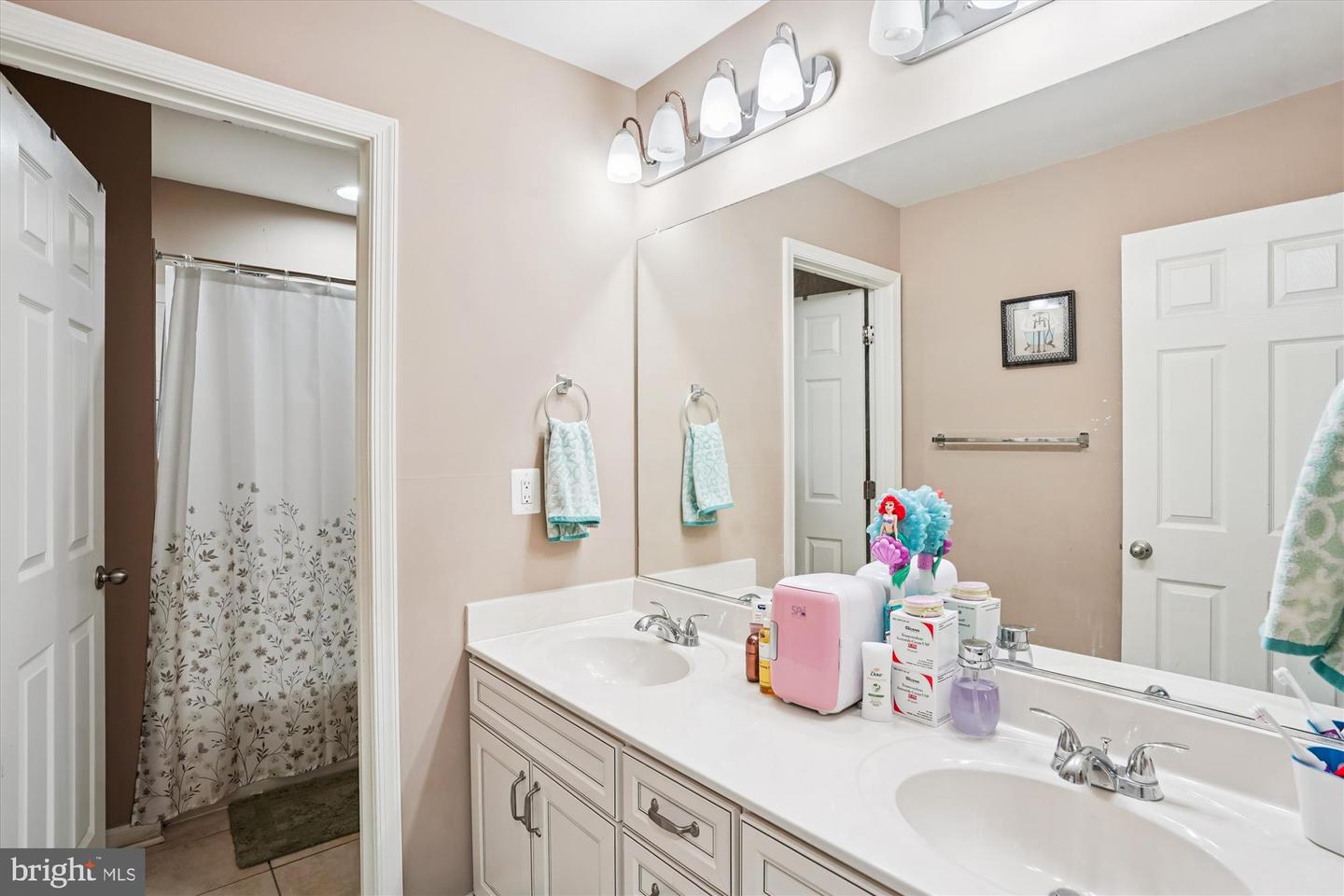 6804 BRYSON CIR, HAYMARKET, Virginia 20169, 3 Bedrooms Bedrooms, ,3 BathroomsBathrooms,Residential,For sale,6804 BRYSON CIR,VAPW2106298 MLS # VAPW2106298 6804 BRYSON CIR, HAYMARKET, Virginia 20169, 3 Bedrooms Bedrooms, ,3 BathroomsBathrooms,Residential,For sale,6804 BRYSON CIR,VAPW2106298 MLS # VAPW2106298