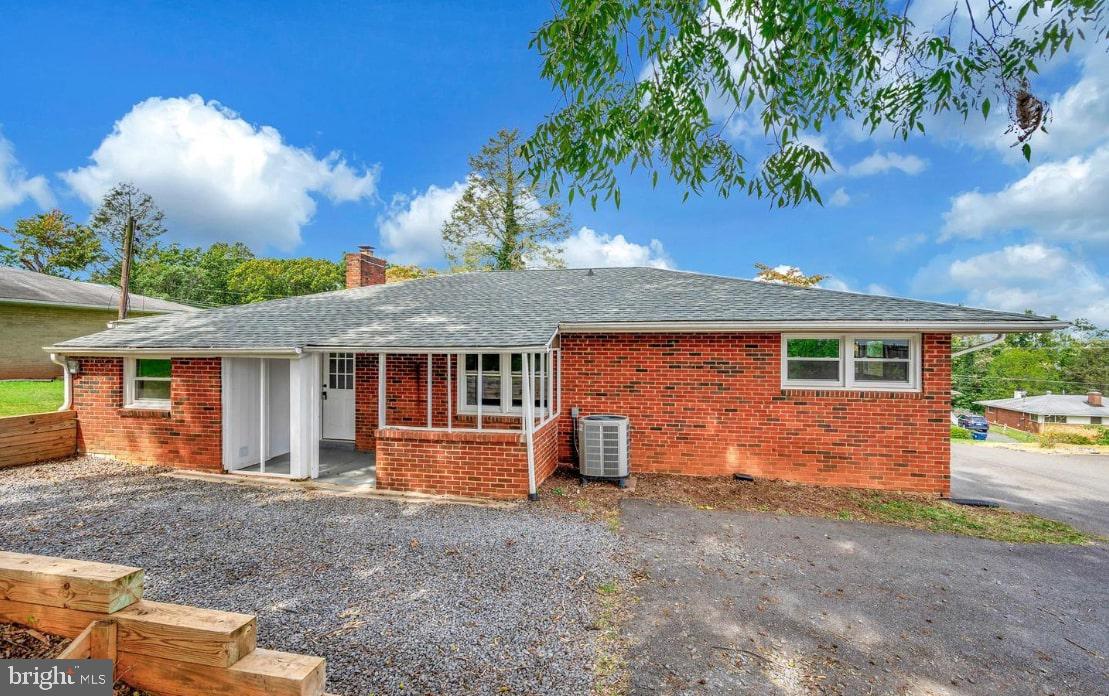 354 BERRY ST, ORANGE, Virginia 22960, 3 Bedrooms Bedrooms, 6 Rooms Rooms,1 BathroomBathrooms,Residential,For sale,354 BERRY ST,VAOR2012580 MLS # VAOR2012580 354 BERRY ST, ORANGE, Virginia 22960, 3 Bedrooms Bedrooms, 6 Rooms Rooms,1 BathroomBathrooms,Residential,For sale,354 BERRY ST,VAOR2012580 MLS # VAOR2012580