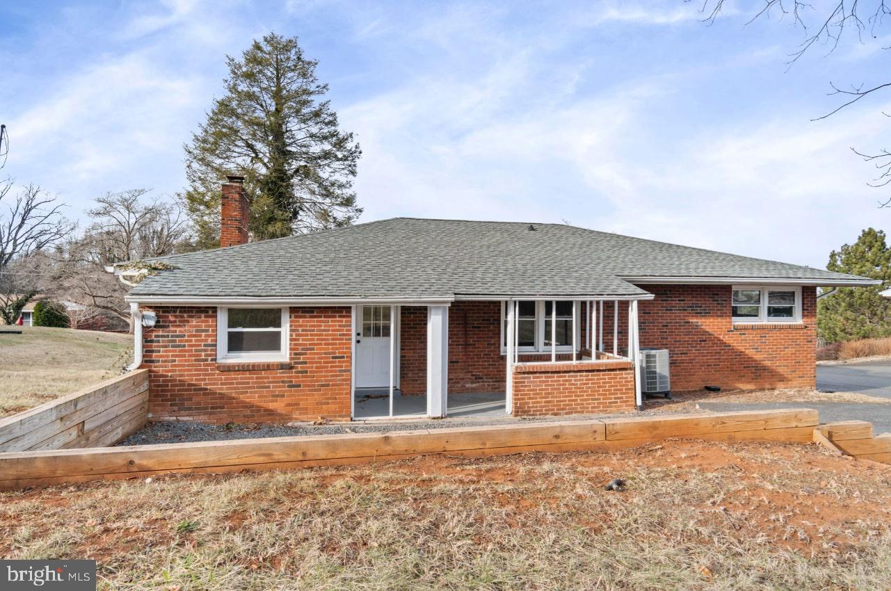 354 BERRY ST, ORANGE, Virginia 22960, 3 Bedrooms Bedrooms, 6 Rooms Rooms,1 BathroomBathrooms,Residential,For sale,354 BERRY ST,VAOR2012580 MLS # VAOR2012580