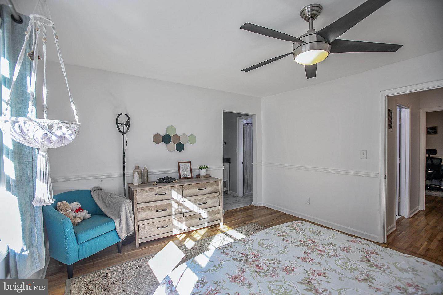 8145 CARRLEIGH PKWY, SPRINGFIELD, Virginia 22152, 2 Bedrooms Bedrooms, ,1 BathroomBathrooms,Residential,For sale,8145 CARRLEIGH PKWY,VAFX2275260 MLS # VAFX2275260 8145 CARRLEIGH PKWY, SPRINGFIELD, Virginia 22152, 2 Bedrooms Bedrooms, ,1 BathroomBathrooms,Residential,For sale,8145 CARRLEIGH PKWY,VAFX2275260 MLS # VAFX2275260