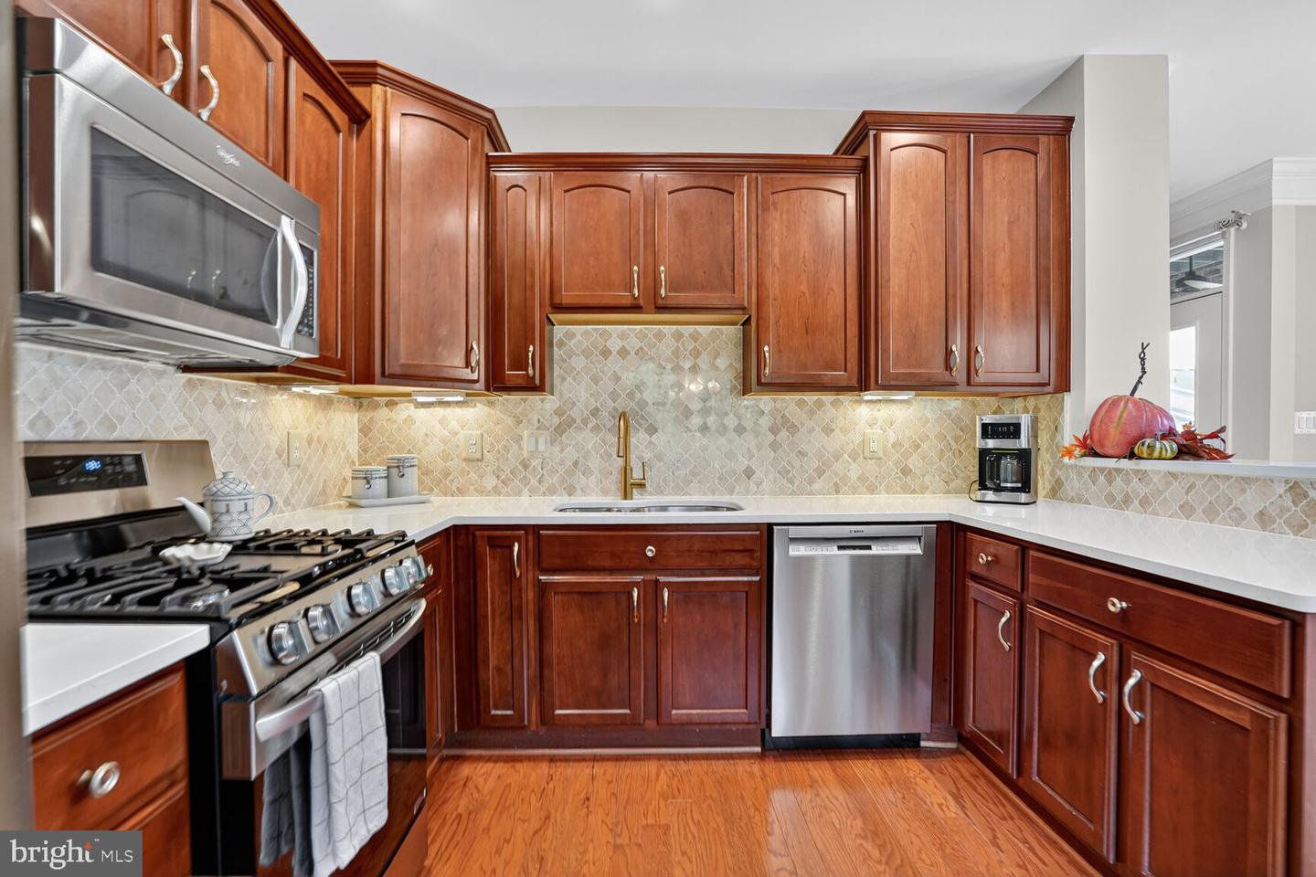 7065 HERITAGE HUNT DR #203, GAINESVILLE, Virginia 20155, 2 Bedrooms Bedrooms, ,2 BathroomsBathrooms,Residential,For sale,7065 HERITAGE HUNT DR #203,VAPW2106402 MLS # VAPW2106402 7065 HERITAGE HUNT DR #203, GAINESVILLE, Virginia 20155, 2 Bedrooms Bedrooms, ,2 BathroomsBathrooms,Residential,For sale,7065 HERITAGE HUNT DR #203,VAPW2106402 MLS # VAPW2106402