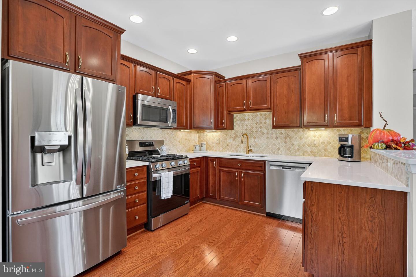 7065 HERITAGE HUNT DR #203, GAINESVILLE, Virginia 20155, 2 Bedrooms Bedrooms, ,2 BathroomsBathrooms,Residential,For sale,7065 HERITAGE HUNT DR #203,VAPW2106402 MLS # VAPW2106402 7065 HERITAGE HUNT DR #203, GAINESVILLE, Virginia 20155, 2 Bedrooms Bedrooms, ,2 BathroomsBathrooms,Residential,For sale,7065 HERITAGE HUNT DR #203,VAPW2106402 MLS # VAPW2106402