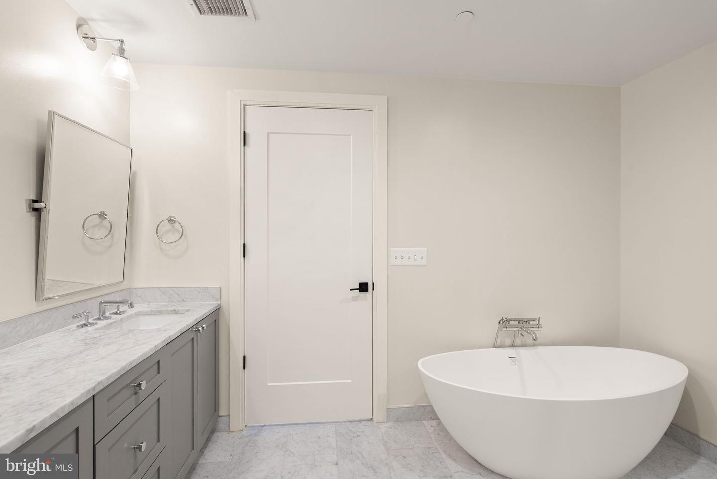 1111 PENNSYLVANIA AVE SE #304, WASHINGTON, District Of Columbia 20003, 2 Bedrooms Bedrooms, ,2 BathroomsBathrooms,Residential,For sale,1111 PENNSYLVANIA AVE SE #304,DCDC2228066 MLS # DCDC2228066 1111 PENNSYLVANIA AVE SE #304, WASHINGTON, District Of Columbia 20003, 2 Bedrooms Bedrooms, ,2 BathroomsBathrooms,Residential,For sale,1111 PENNSYLVANIA AVE SE #304,DCDC2228066 MLS # DCDC2228066