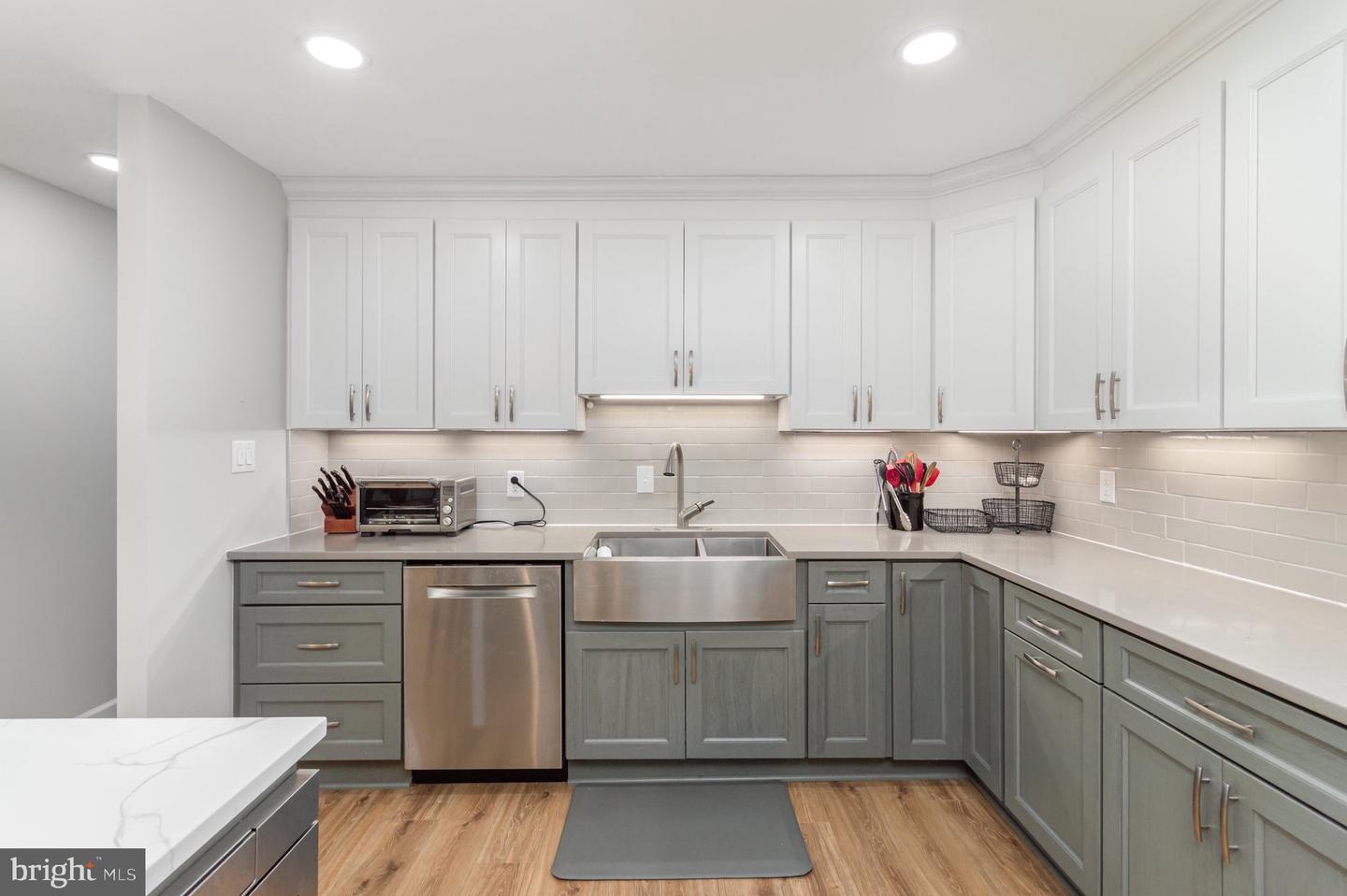 6208 REDWOOD LN, ALEXANDRIA, Virginia 22310, 5 Bedrooms Bedrooms, 11 Rooms Rooms,3 BathroomsBathrooms,Residential,For sale,6208 REDWOOD LN,VAFX2275388 MLS # VAFX2275388 6208 REDWOOD LN, ALEXANDRIA, Virginia 22310, 5 Bedrooms Bedrooms, 11 Rooms Rooms,3 BathroomsBathrooms,Residential,For sale,6208 REDWOOD LN,VAFX2275388 MLS # VAFX2275388