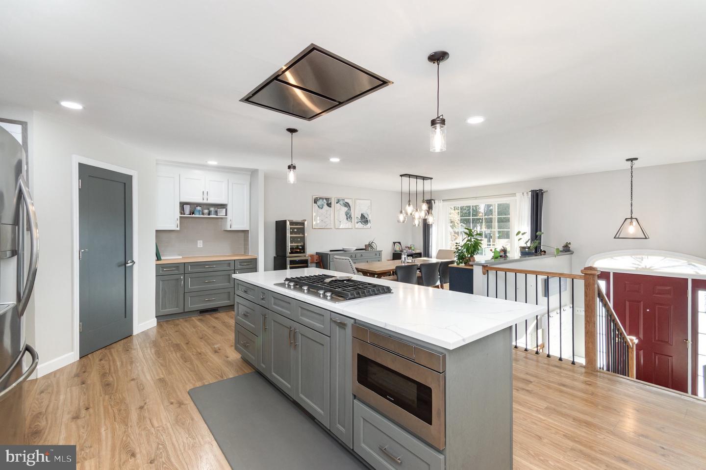 6208 REDWOOD LN, ALEXANDRIA, Virginia 22310, 5 Bedrooms Bedrooms, 11 Rooms Rooms,3 BathroomsBathrooms,Residential,For sale,6208 REDWOOD LN,VAFX2275388 MLS # VAFX2275388 6208 REDWOOD LN, ALEXANDRIA, Virginia 22310, 5 Bedrooms Bedrooms, 11 Rooms Rooms,3 BathroomsBathrooms,Residential,For sale,6208 REDWOOD LN,VAFX2275388 MLS # VAFX2275388