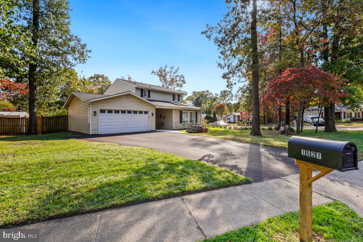 1527 HIDDENBROOK DR, HERNDON, Virginia 20170, 4 Bedrooms Bedrooms, ,2 BathroomsBathrooms,Residential,For sale,1527 HIDDENBROOK DR,VAFX2275406 MLS # VAFX2275406 1527 HIDDENBROOK DR, HERNDON, Virginia 20170, 4 Bedrooms Bedrooms, ,2 BathroomsBathrooms,Residential,For sale,1527 HIDDENBROOK DR,VAFX2275406 MLS # VAFX2275406