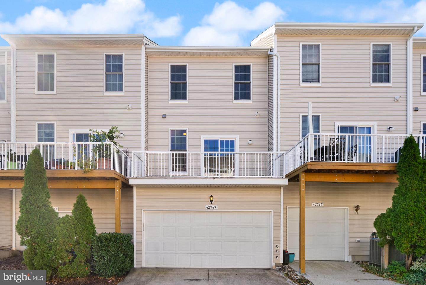 42769 ATCHISON TER, CHANTILLY, Virginia 20152, 4 Bedrooms Bedrooms, ,2 BathroomsBathrooms,Residential,For sale,42769 ATCHISON TER,VALO2109364 MLS # VALO2109364 42769 ATCHISON TER, CHANTILLY, Virginia 20152, 4 Bedrooms Bedrooms, ,2 BathroomsBathrooms,Residential,For sale,42769 ATCHISON TER,VALO2109364 MLS # VALO2109364