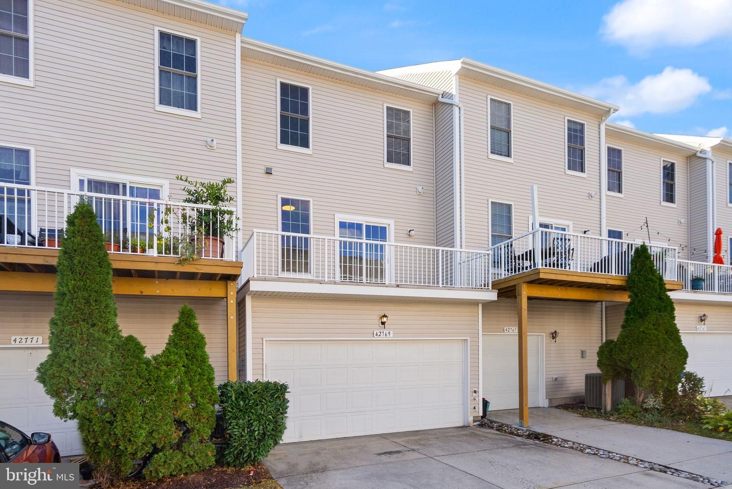 42769 ATCHISON TER, CHANTILLY, Virginia 20152, 4 Bedrooms Bedrooms, ,2 BathroomsBathrooms,Residential,For sale,42769 ATCHISON TER,VALO2109364 MLS # VALO2109364 42769 ATCHISON TER, CHANTILLY, Virginia 20152, 4 Bedrooms Bedrooms, ,2 BathroomsBathrooms,Residential,For sale,42769 ATCHISON TER,VALO2109364 MLS # VALO2109364