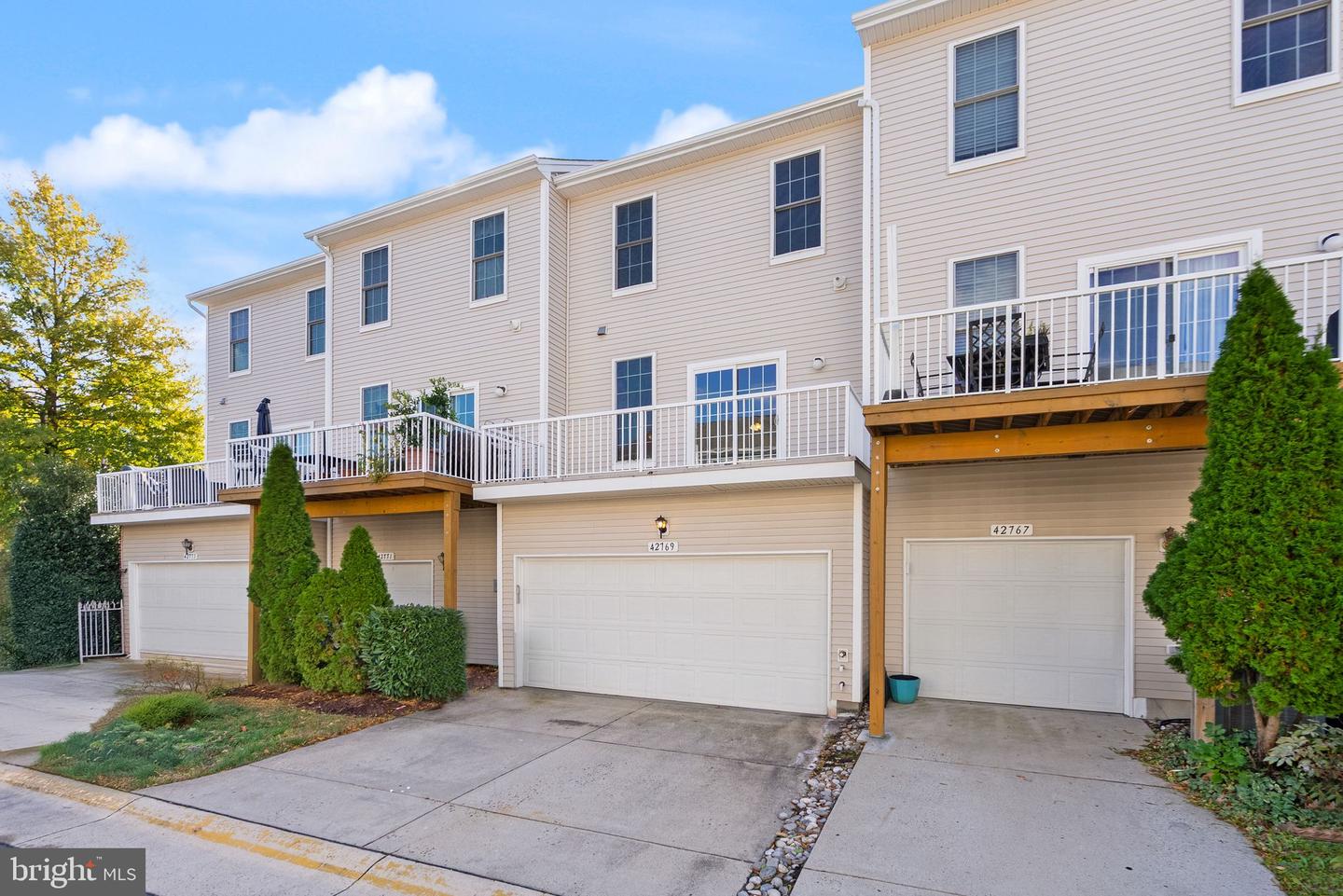 42769 ATCHISON TER, CHANTILLY, Virginia 20152, 4 Bedrooms Bedrooms, ,2 BathroomsBathrooms,Residential,For sale,42769 ATCHISON TER,VALO2109364 MLS # VALO2109364 42769 ATCHISON TER, CHANTILLY, Virginia 20152, 4 Bedrooms Bedrooms, ,2 BathroomsBathrooms,Residential,For sale,42769 ATCHISON TER,VALO2109364 MLS # VALO2109364