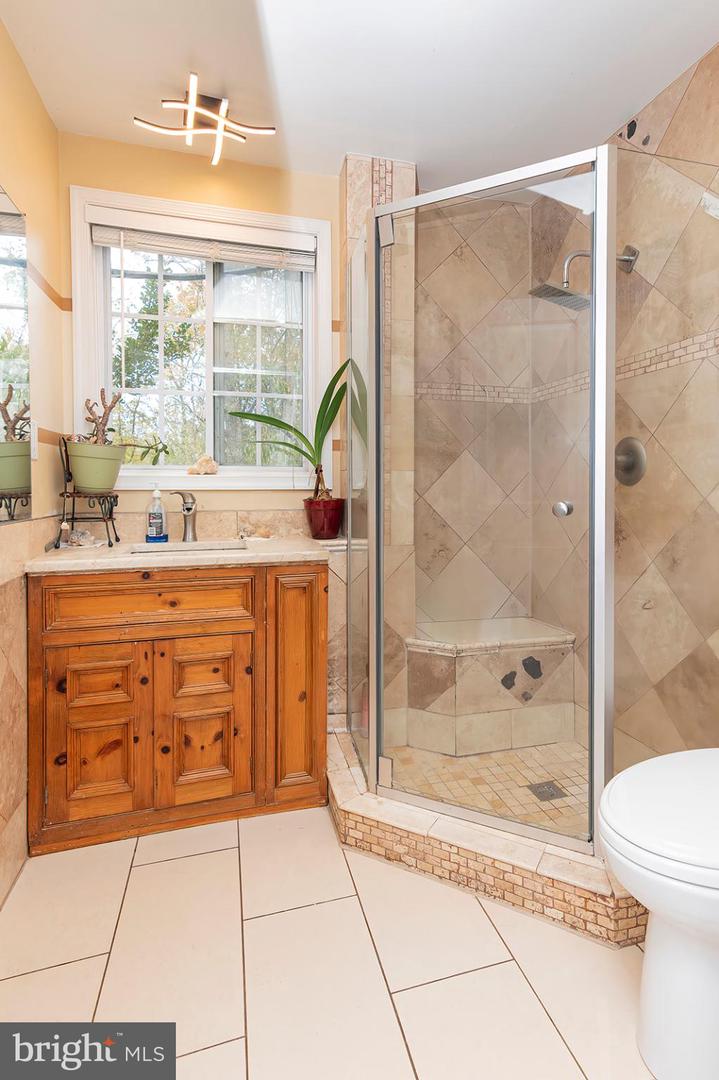 15485 BERLIN TPKE, PURCELLVILLE, Virginia 20132, 3 Bedrooms Bedrooms, 10 Rooms Rooms,2 BathroomsBathrooms,Residential,For sale,15485 BERLIN TPKE,VALO2109388 MLS # VALO2109388