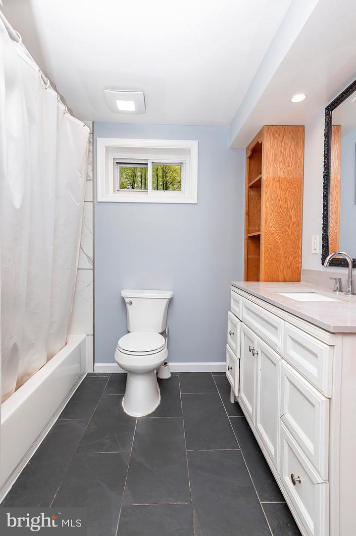 15485 BERLIN TPKE, PURCELLVILLE, Virginia 20132, 3 Bedrooms Bedrooms, 10 Rooms Rooms,2 BathroomsBathrooms,Residential,For sale,15485 BERLIN TPKE,VALO2109388 MLS # VALO2109388