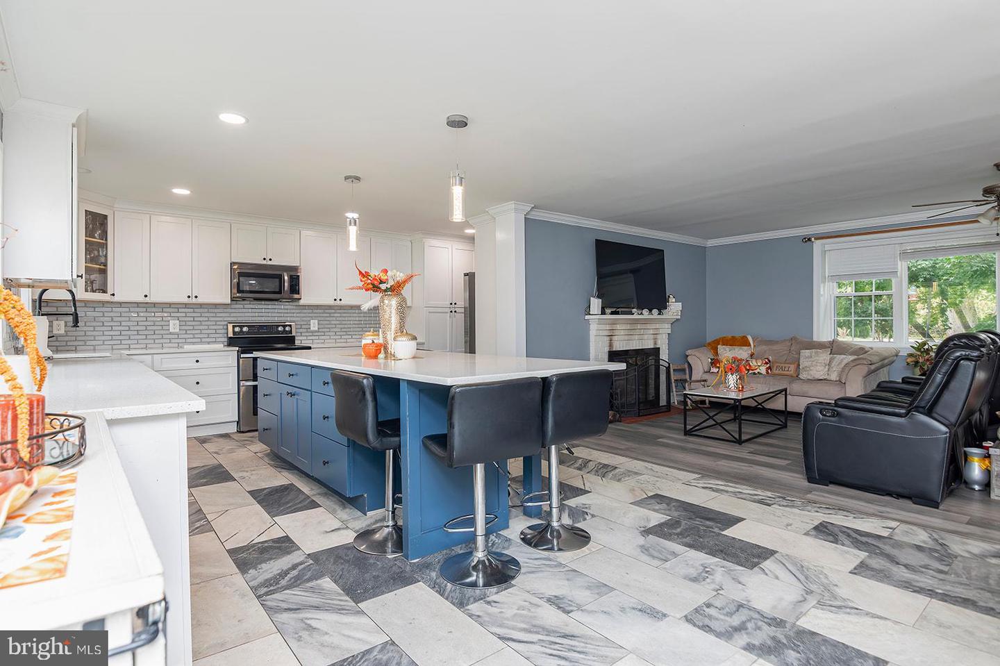 15485 BERLIN TPKE, PURCELLVILLE, Virginia 20132, 3 Bedrooms Bedrooms, 10 Rooms Rooms,2 BathroomsBathrooms,Residential,For sale,15485 BERLIN TPKE,VALO2109388 MLS # VALO2109388