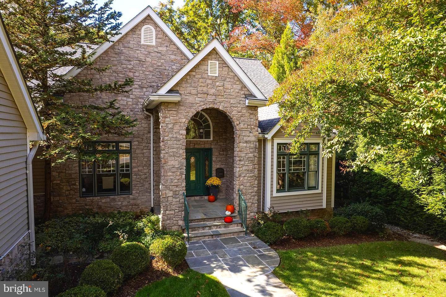 1003 WARE ST SW, VIENNA, Virginia 22180, 4 Bedrooms Bedrooms, ,4 BathroomsBathrooms,Residential,For sale,1003 WARE ST SW,VAFX2275508 MLS # VAFX2275508 1003 WARE ST SW, VIENNA, Virginia 22180, 4 Bedrooms Bedrooms, ,4 BathroomsBathrooms,Residential,For sale,1003 WARE ST SW,VAFX2275508 MLS # VAFX2275508
