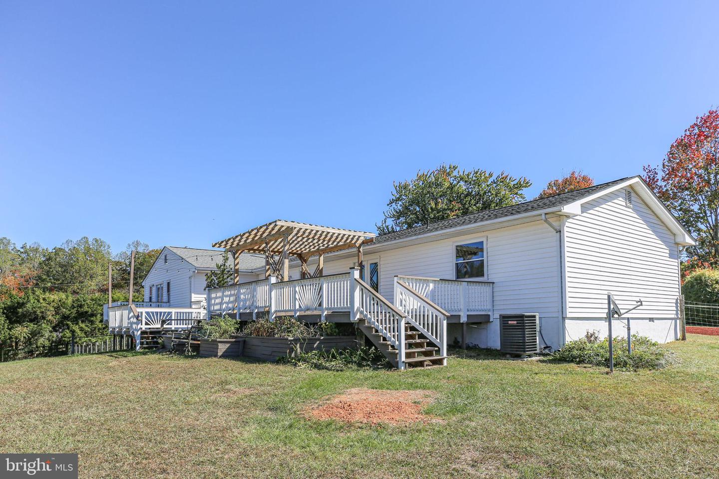 13206 GOLDEN DR, SUMERDUCK, Virginia 22742, 3 Bedrooms Bedrooms, 11 Rooms Rooms,2 BathroomsBathrooms,Residential,For sale,13206 GOLDEN DR,VAFQ2019464 MLS # VAFQ2019464