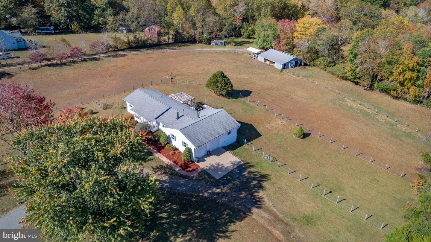 13206 GOLDEN DR, SUMERDUCK, Virginia 22742, 3 Bedrooms Bedrooms, 11 Rooms Rooms,2 BathroomsBathrooms,Residential,For sale,13206 GOLDEN DR,VAFQ2019464 MLS # VAFQ2019464