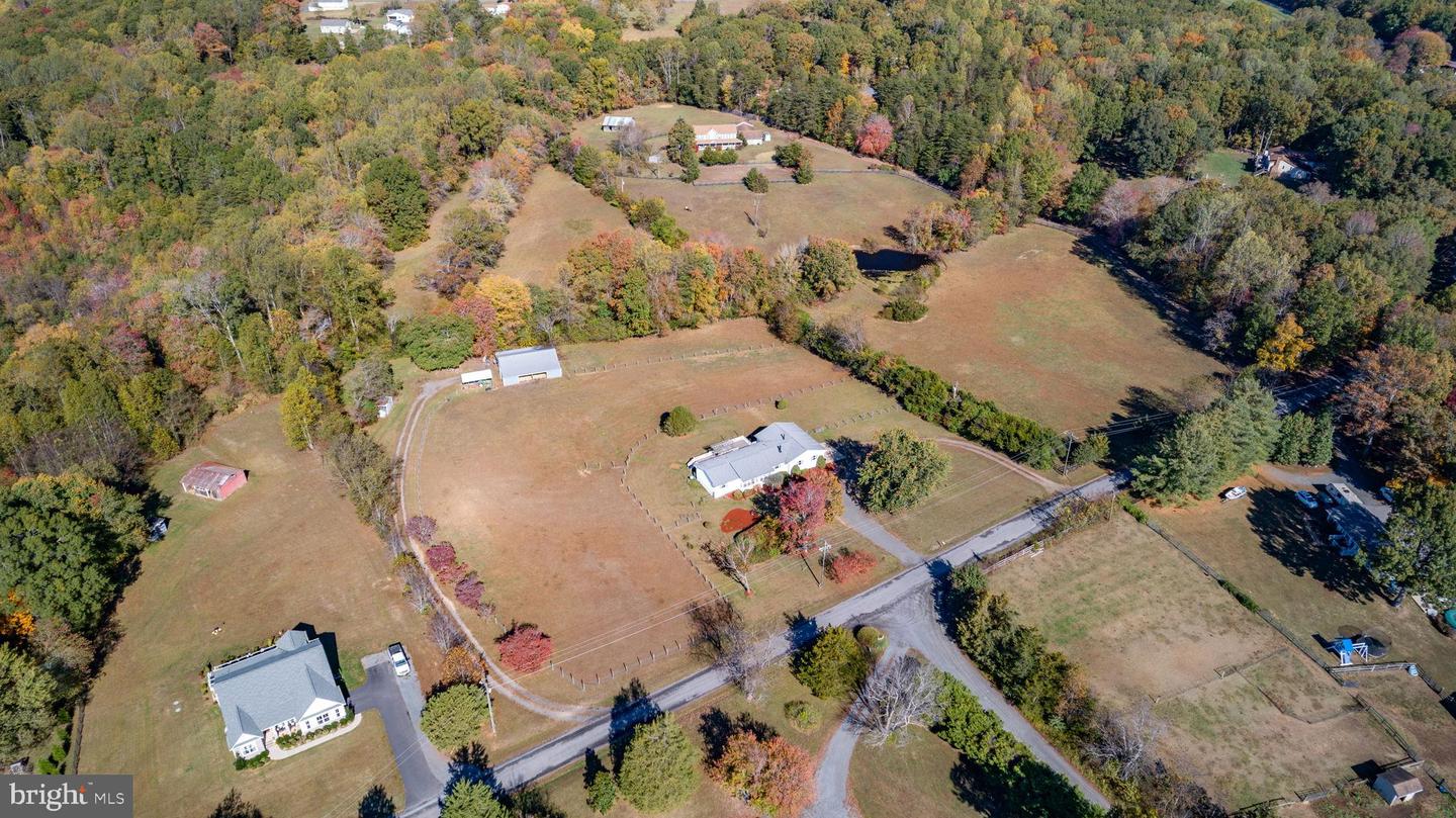 13206 GOLDEN DR, SUMERDUCK, Virginia 22742, 3 Bedrooms Bedrooms, 11 Rooms Rooms,2 BathroomsBathrooms,Residential,For sale,13206 GOLDEN DR,VAFQ2019464 MLS # VAFQ2019464