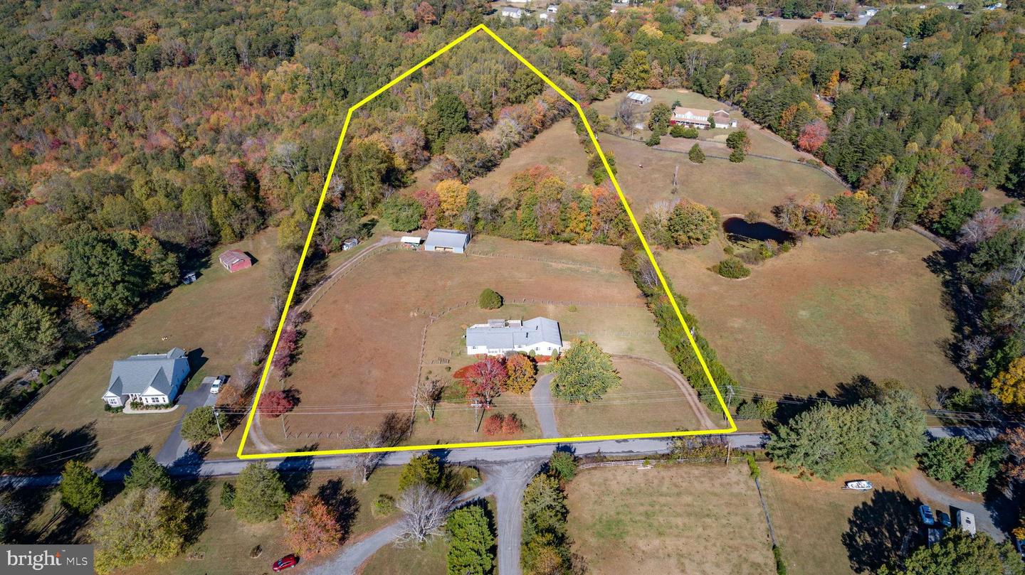 13206 GOLDEN DR, SUMERDUCK, Virginia 22742, 3 Bedrooms Bedrooms, 11 Rooms Rooms,2 BathroomsBathrooms,Residential,For sale,13206 GOLDEN DR,VAFQ2019464 MLS # VAFQ2019464