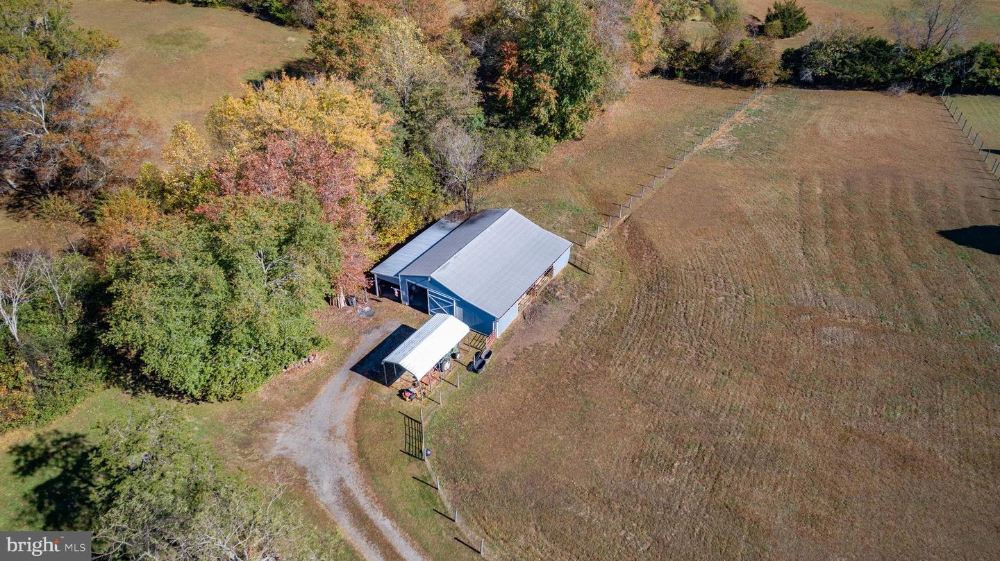 13206 GOLDEN DR, SUMERDUCK, Virginia 22742, 3 Bedrooms Bedrooms, 11 Rooms Rooms,2 BathroomsBathrooms,Residential,For sale,13206 GOLDEN DR,VAFQ2019464 MLS # VAFQ2019464