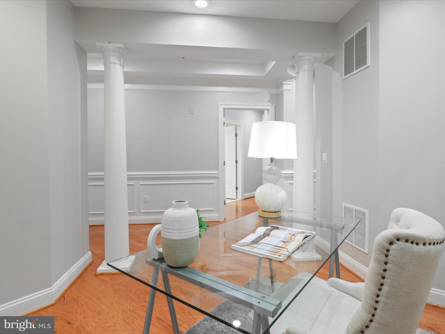1781 CHAIN BRIDGE RD #303, MCLEAN, Virginia 22102, 2 Bedrooms Bedrooms, ,2 BathroomsBathrooms,Residential,For sale,1781 CHAIN BRIDGE RD #303,VAFX2275568 MLS # VAFX2275568 1781 CHAIN BRIDGE RD #303, MCLEAN, Virginia 22102, 2 Bedrooms Bedrooms, ,2 BathroomsBathrooms,Residential,For sale,1781 CHAIN BRIDGE RD #303,VAFX2275568 MLS # VAFX2275568