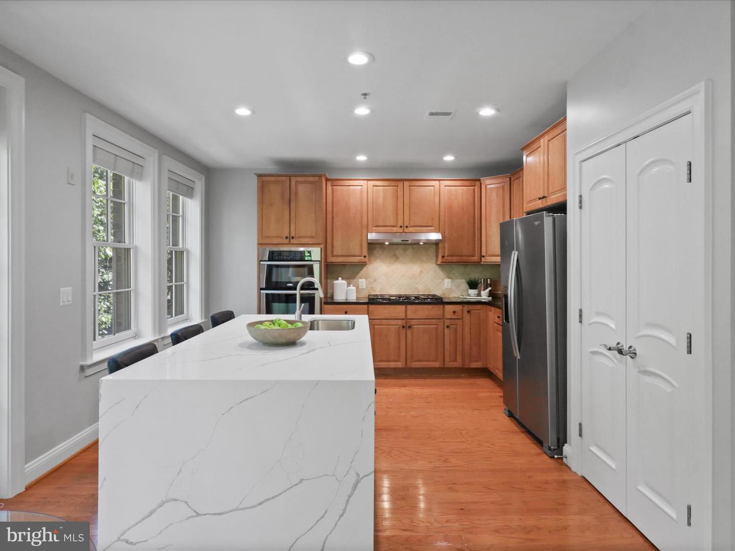 1781 CHAIN BRIDGE RD #303, MCLEAN, Virginia 22102, 2 Bedrooms Bedrooms, ,2 BathroomsBathrooms,Residential,For sale,1781 CHAIN BRIDGE RD #303,VAFX2275568 MLS # VAFX2275568 1781 CHAIN BRIDGE RD #303, MCLEAN, Virginia 22102, 2 Bedrooms Bedrooms, ,2 BathroomsBathrooms,Residential,For sale,1781 CHAIN BRIDGE RD #303,VAFX2275568 MLS # VAFX2275568