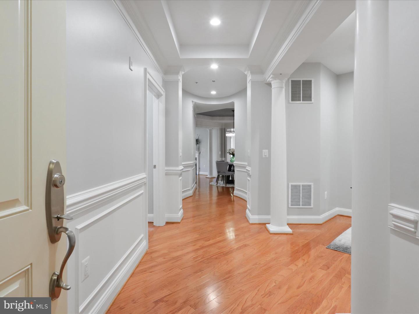 1781 CHAIN BRIDGE RD #303, MCLEAN, Virginia 22102, 2 Bedrooms Bedrooms, ,2 BathroomsBathrooms,Residential,For sale,1781 CHAIN BRIDGE RD #303,VAFX2275568 MLS # VAFX2275568 1781 CHAIN BRIDGE RD #303, MCLEAN, Virginia 22102, 2 Bedrooms Bedrooms, ,2 BathroomsBathrooms,Residential,For sale,1781 CHAIN BRIDGE RD #303,VAFX2275568 MLS # VAFX2275568